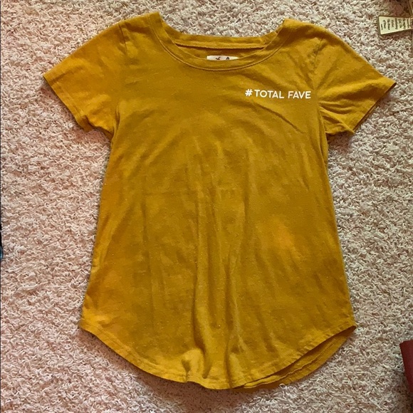 Hollister Total Fave Tee - Picture 2 of 4